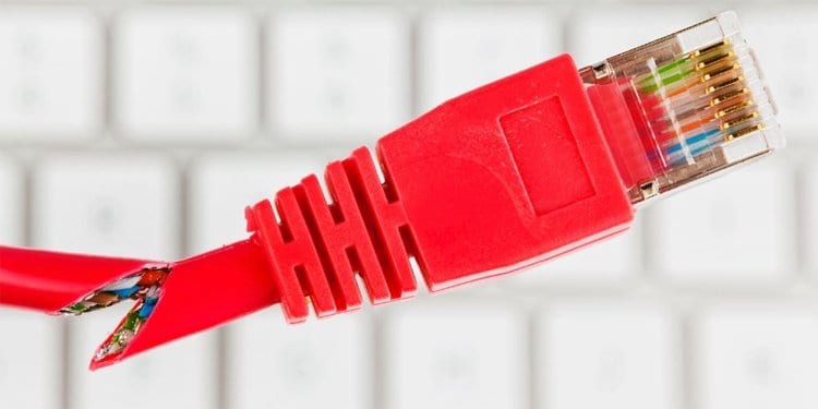 Verifique se o cabo Ethernet está corretamente conectado à porta Ethernet do seu dispositivo.
Verifique se o cabo Ethernet não está danificado ou com conectores soltos.